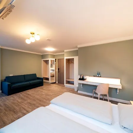 Hotell Zur Linde 3*