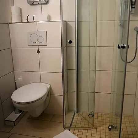 Ξενοδοχείο Zur Linde 3*