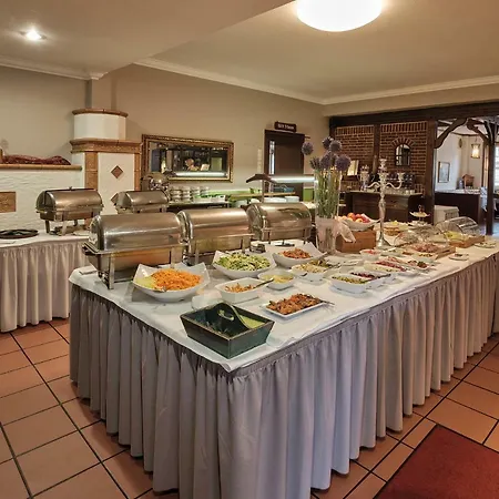 Hotell Zur Linde 3*